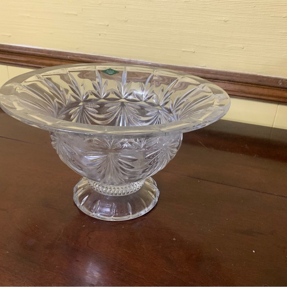 Other - Elegant Clear Glass Bowl